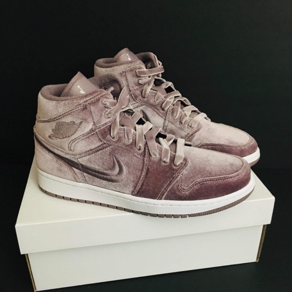 Air Jordan 1 Mid SE Womens size 10 - Picture 2 of 7